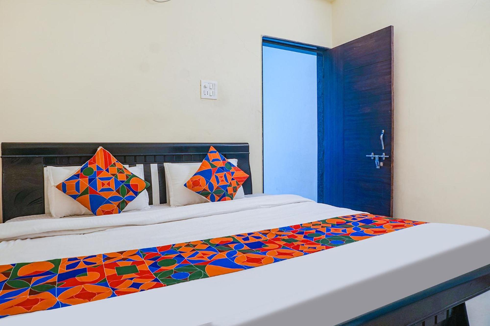 Fabexpress Vaishnav Inn Talegaon Dabhade Eksteriør billede