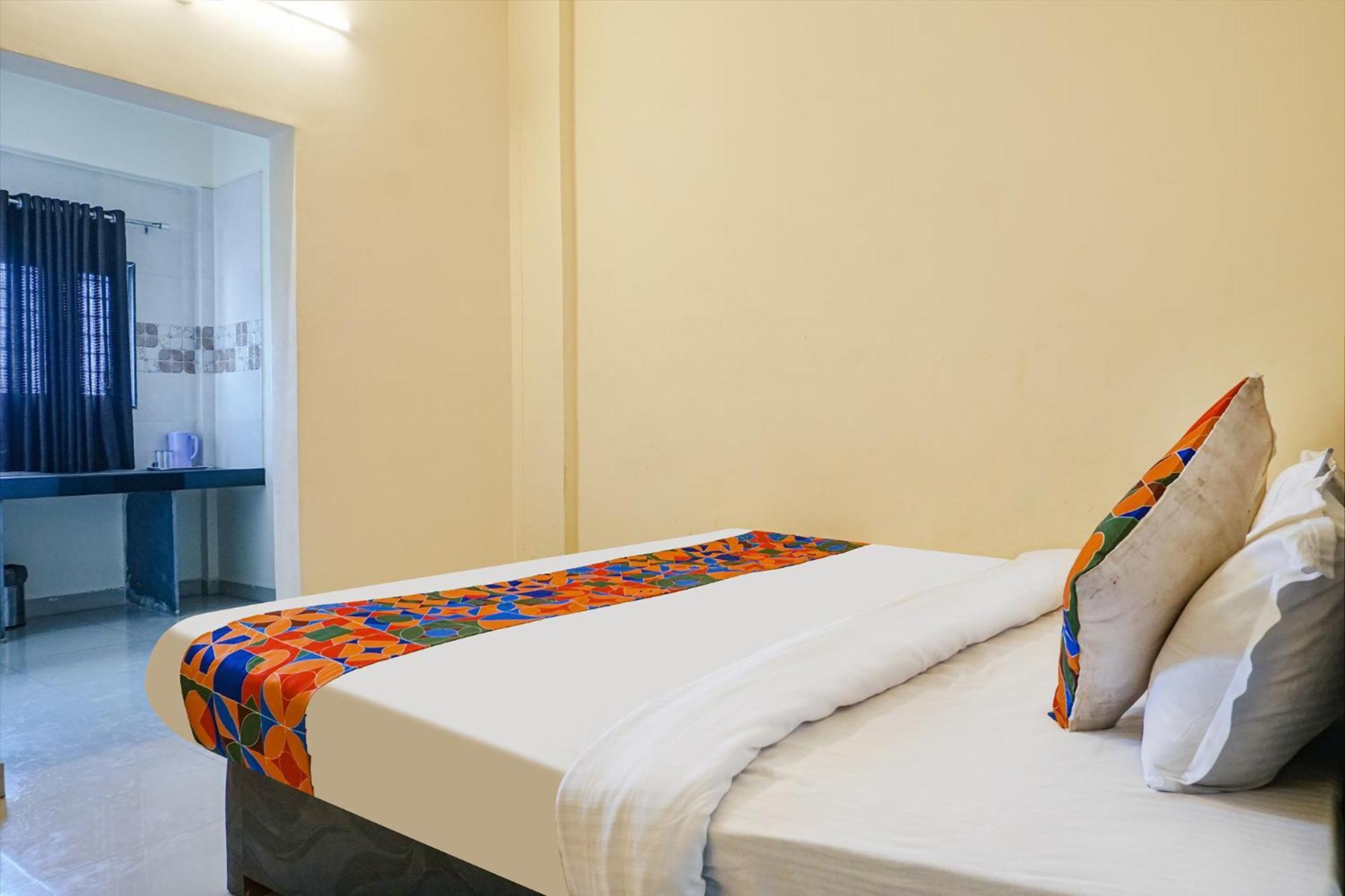 Fabexpress Vaishnav Inn Talegaon Dabhade Eksteriør billede