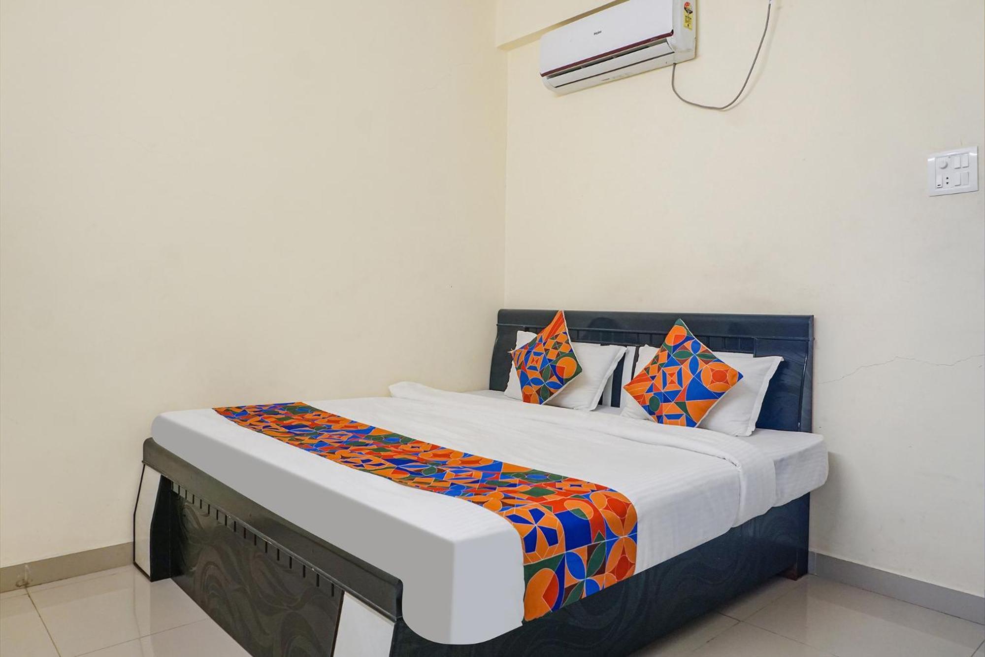 Fabexpress Vaishnav Inn Talegaon Dabhade Eksteriør billede