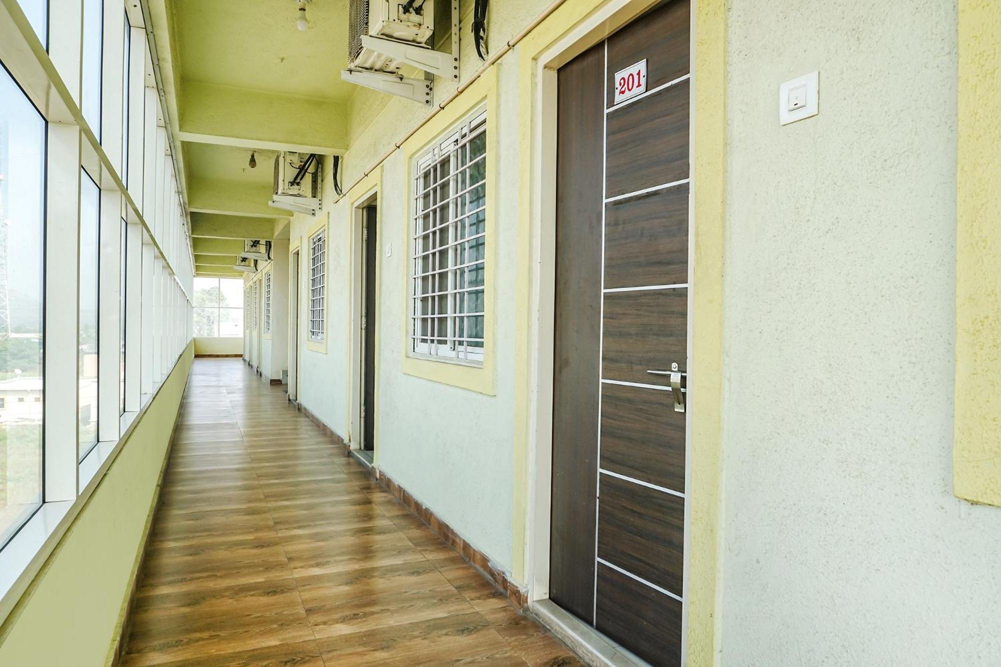Fabexpress Vaishnav Inn Talegaon Dabhade Eksteriør billede